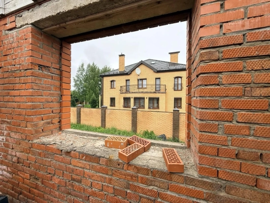 Продажа зем. уч. с коробкой дома 